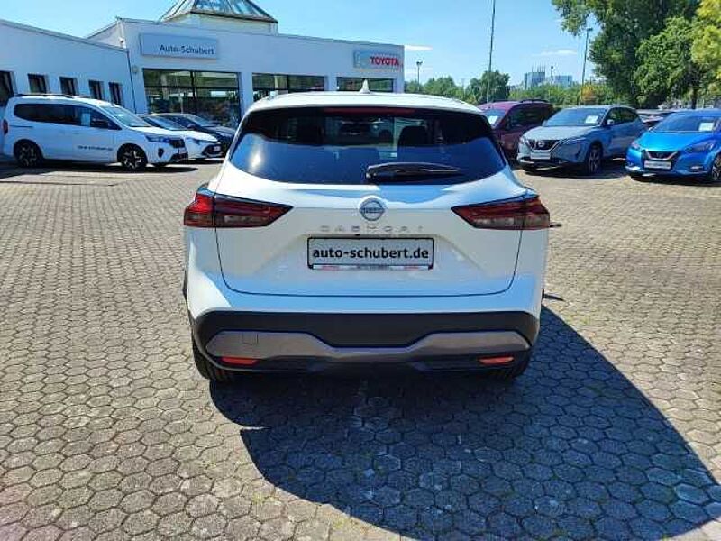 Nissan Qashqai 1.3 DIG-T 4x4 Xtronic N-Connecta Allrad Navi LED