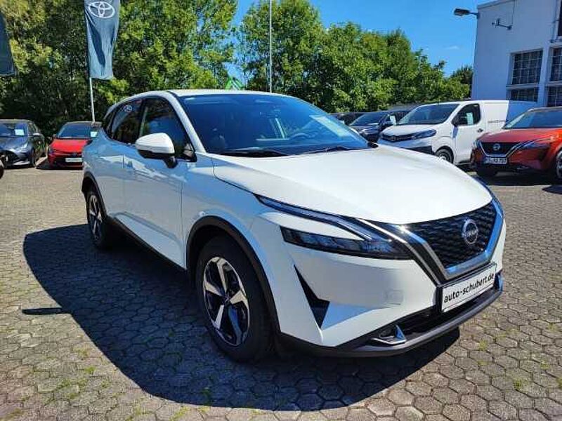 Nissan Qashqai 1.3 DIG-T 4x4 Xtronic N-Connecta Allrad Navi LED