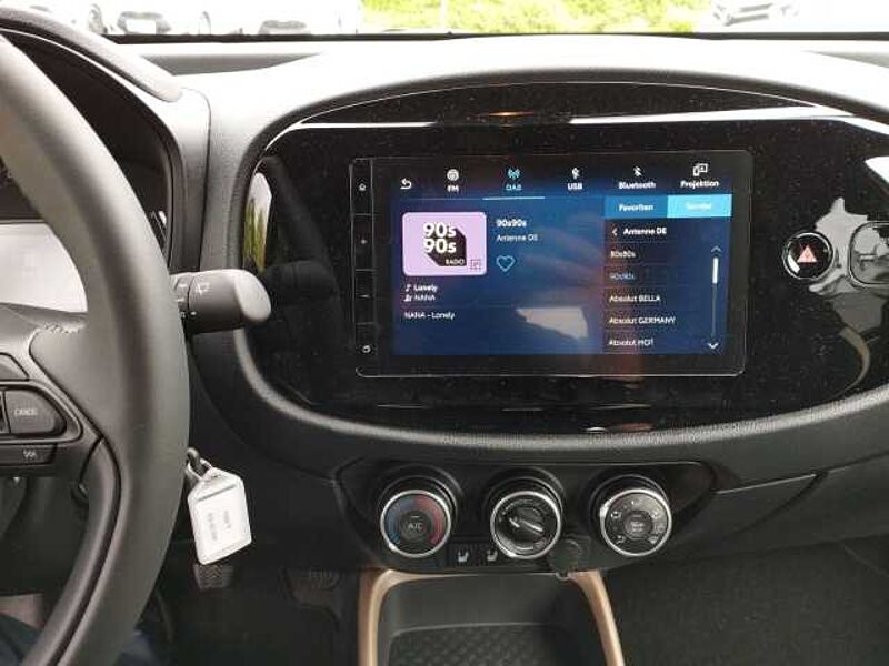 Toyota Aygo X 1,0l Team D Apple CarPlay Android Auto Musikstreaming DAB SHZ Spurhalteass.