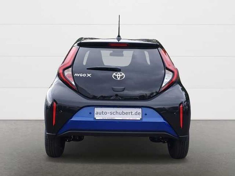 Toyota Aygo X 1,0 l Team D MT LED Einparkhilfe vor und hinten Klima