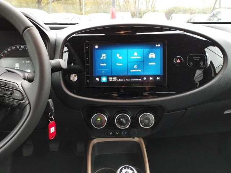 Toyota Aygo X 1,0 l Team D Apple CarPlay Android Auto Musikstreaming DAB SHZ Spurhalteass.