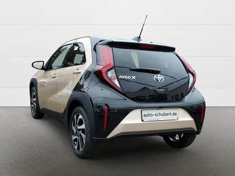 Toyota Aygo X 1,0 l Team D Apple CarPlay Android Auto Musikstreaming DAB SHZ Spurhalteass.