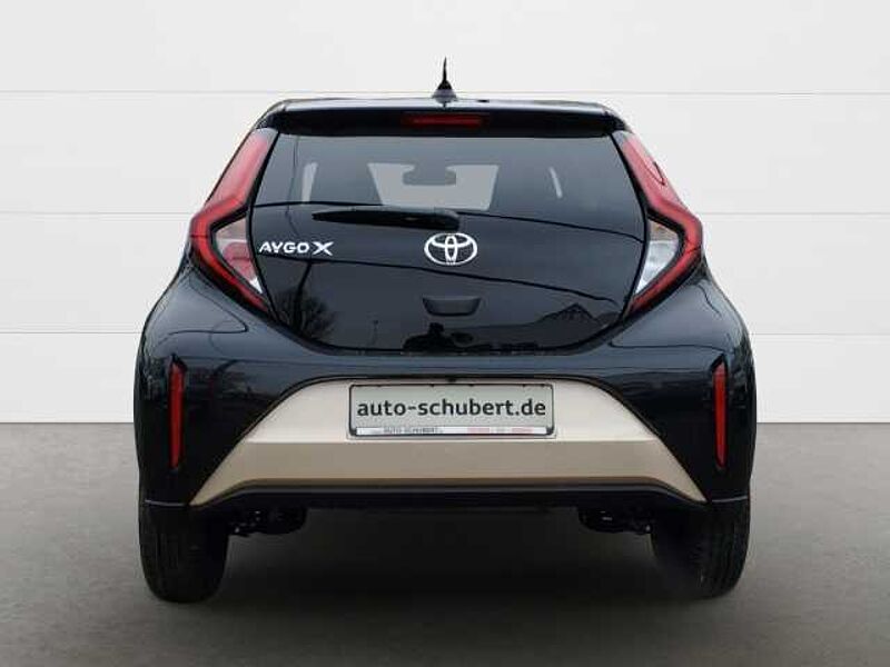 Toyota Aygo X 1,0 l Team D Apple CarPlay Android Auto Musikstreaming DAB SHZ Spurhalteass.