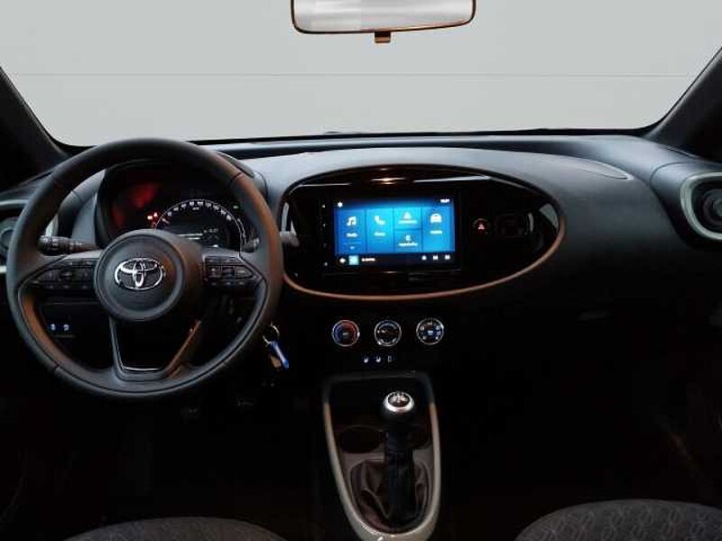 Toyota Aygo X 1,0 l Team D Apple CarPlay Android Auto Musikstreaming DAB SHZ Spurhalteass.