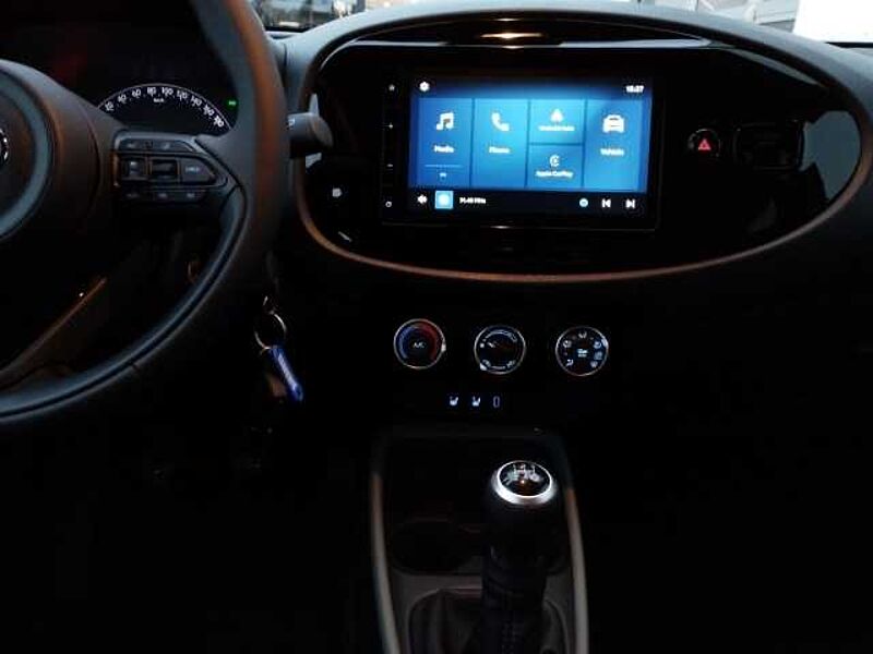 Toyota Aygo X 1,0 l Team D Apple CarPlay Android Auto Musikstreaming DAB SHZ Spurhalteass.