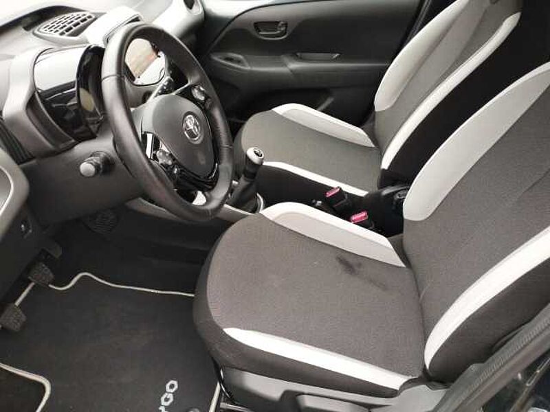 Toyota Aygo X x-Play Touch 5-TÜRER, 1.0 L, 5-GANG+Allwetter+Kamera